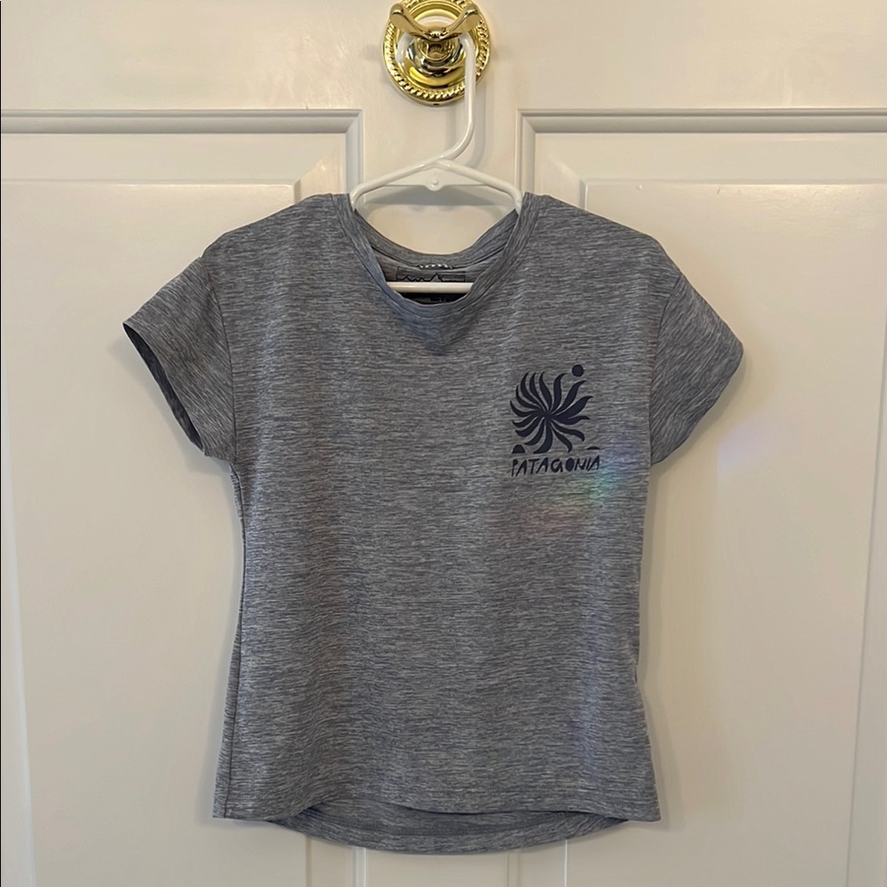 Patagonia Kids Gray light weight stretch T-Shirt